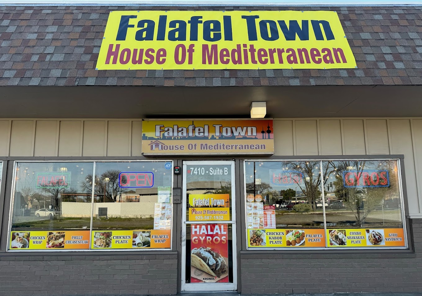 Falafel Town Inside